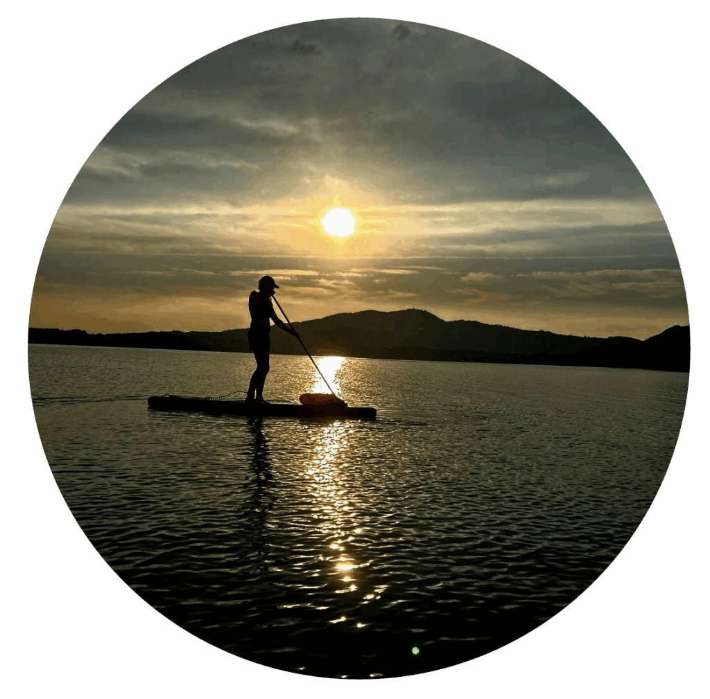 E. J. Keys auf dem SUP – Kreativität und Natur verbinden